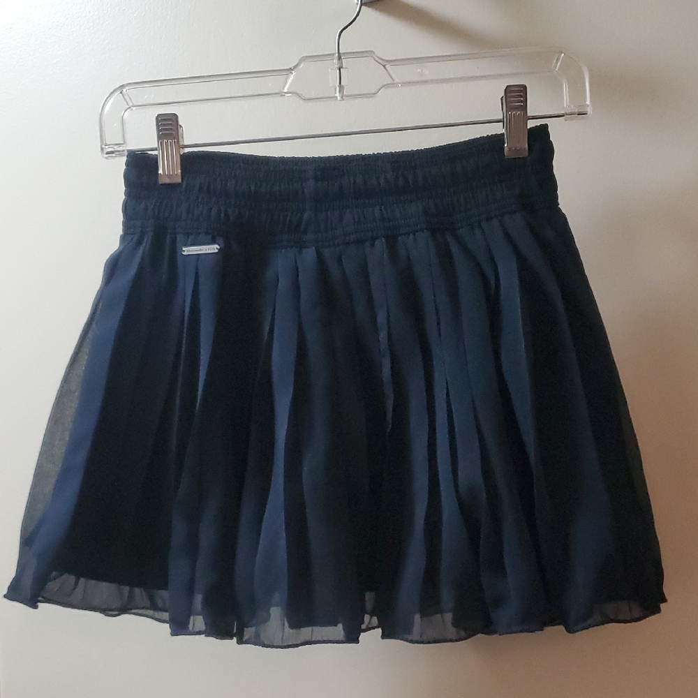 Abercrombie&Fitch Navy Pleated Skater Skirt Small reg 13"L linedd